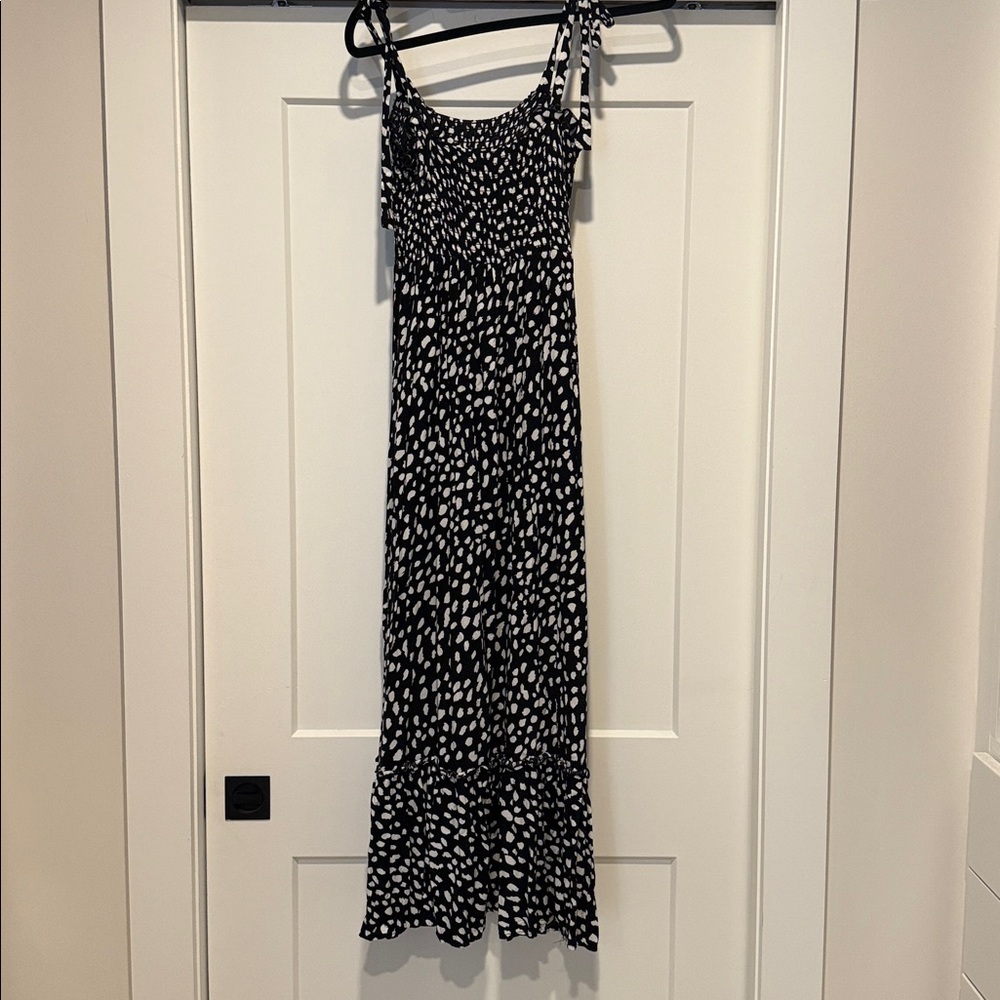 R. Vivimos Black and White Spotted midi Dress size large